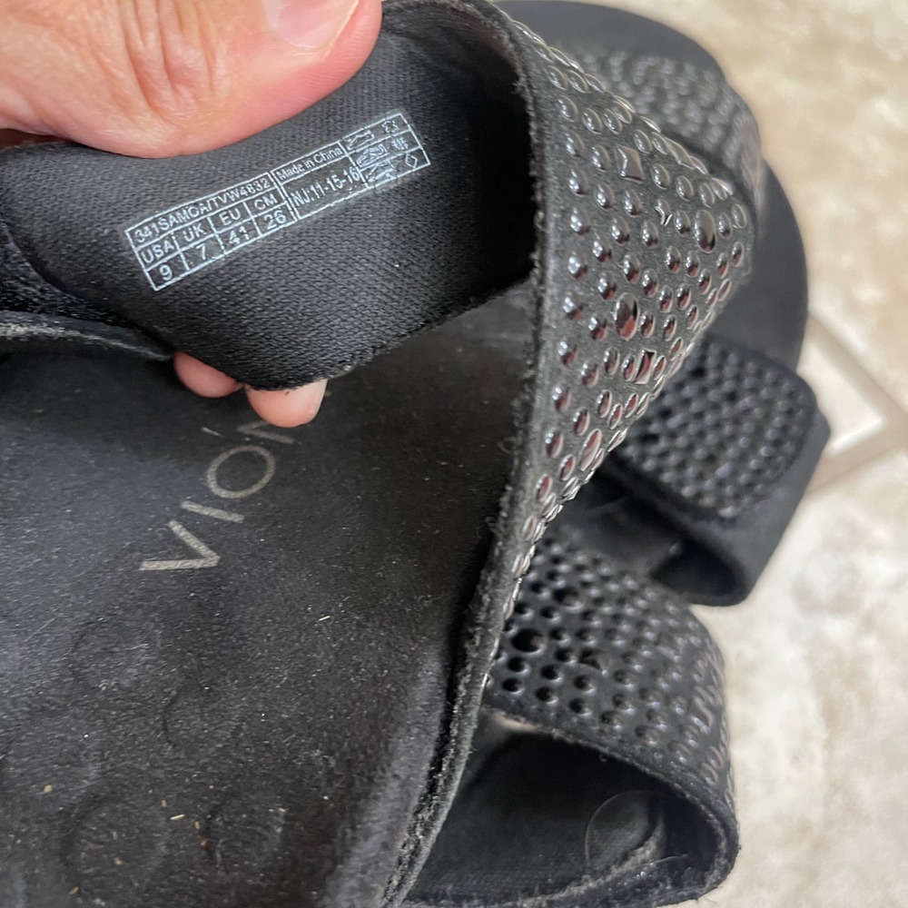 Vionic Samoa Black Studded Orthotic Slide Sandals Womens Size 9 comfort beach - Picture 4 of 8